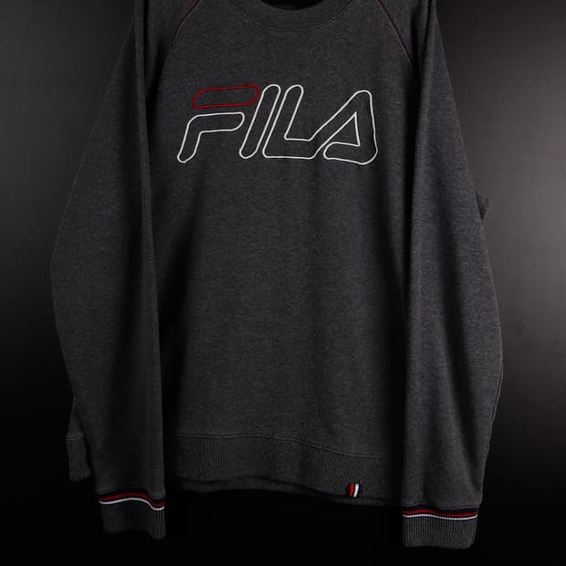 휠라 센터 로고 스웻셔츠 