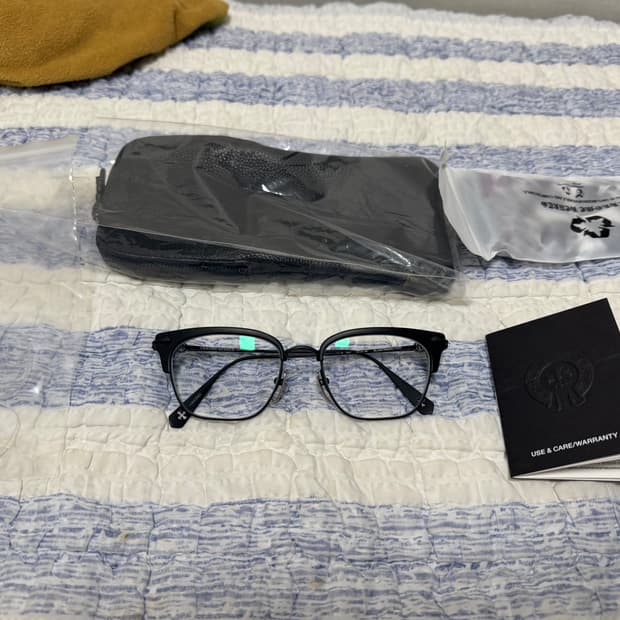 크롬하츠 슬런트레딕션 52사이즈 매트블랙 새상품 판매합니다