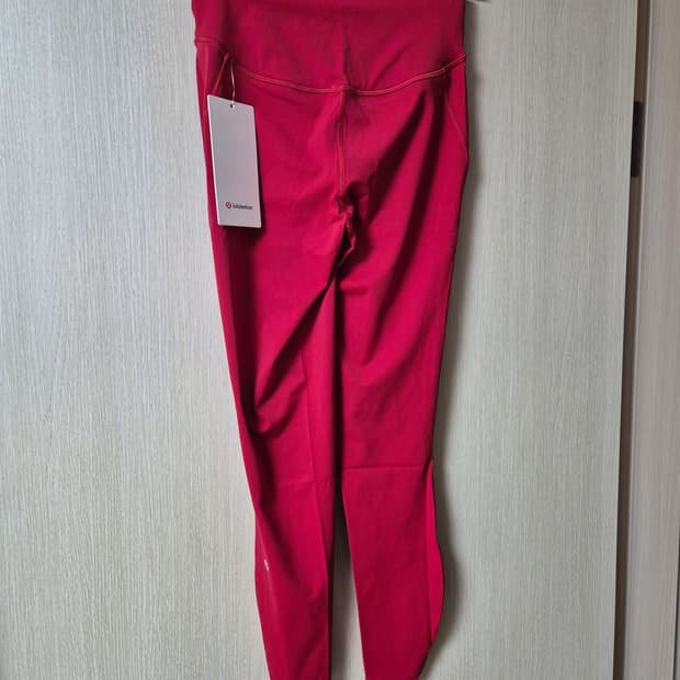 (새제품) 룰루레몬 레깅스 6사이즈