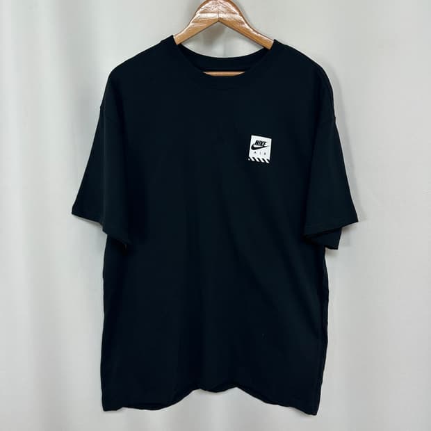   나이키 남자 스판 반팔티 검정 루즈핏 L  OWC