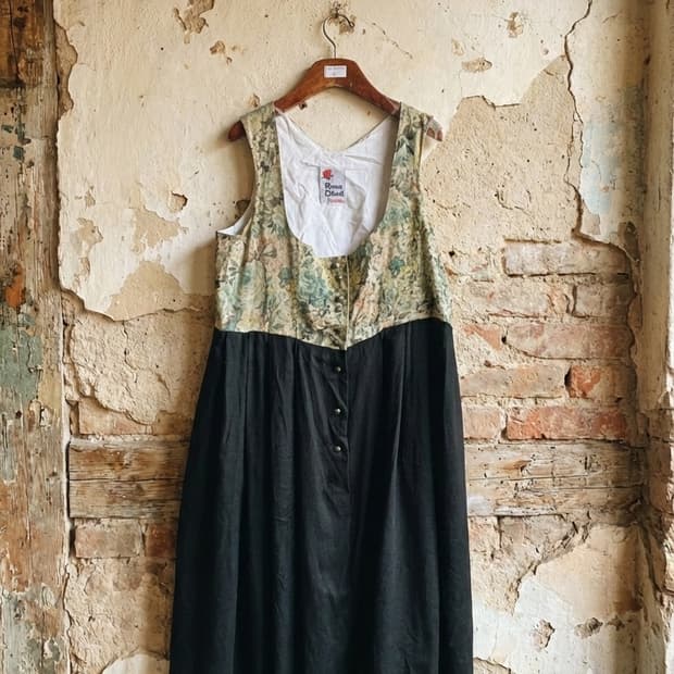 로즈 던들 원피스