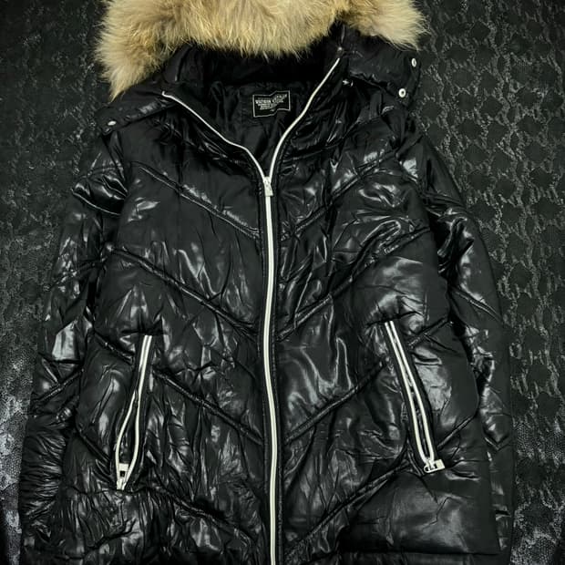 “VIRGIN VOYAGE” Chic Mood Black Fur Hood