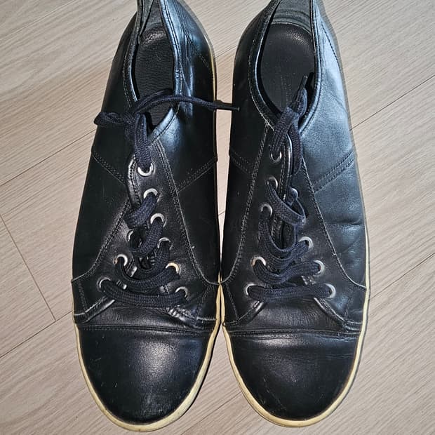 닐바렛 블랙가죽 스니커즈