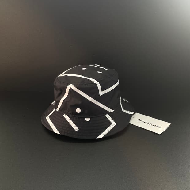 [F] 아크네 스튜디오 페이스 모티브 버킷햇 [새상품]