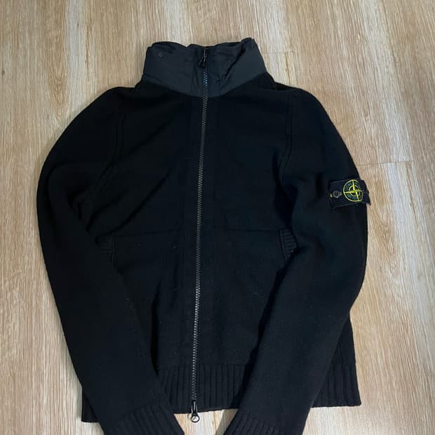 스톤아일랜드 니트집업