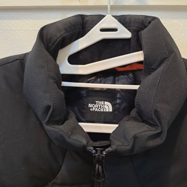 노스페이스 검정 패딩 조끼