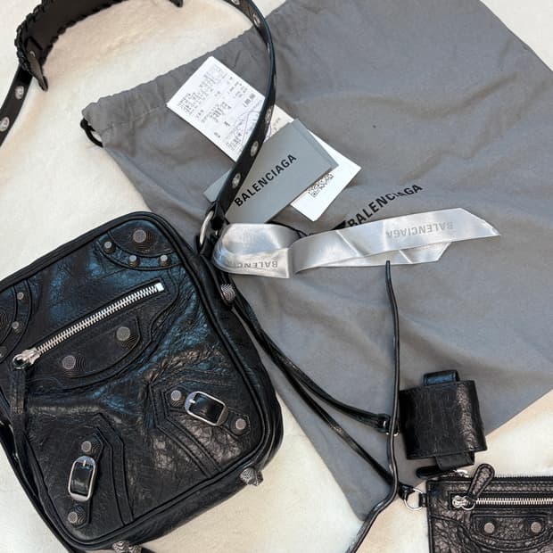 발렌시아가 르카골 크로스 바디백 남성