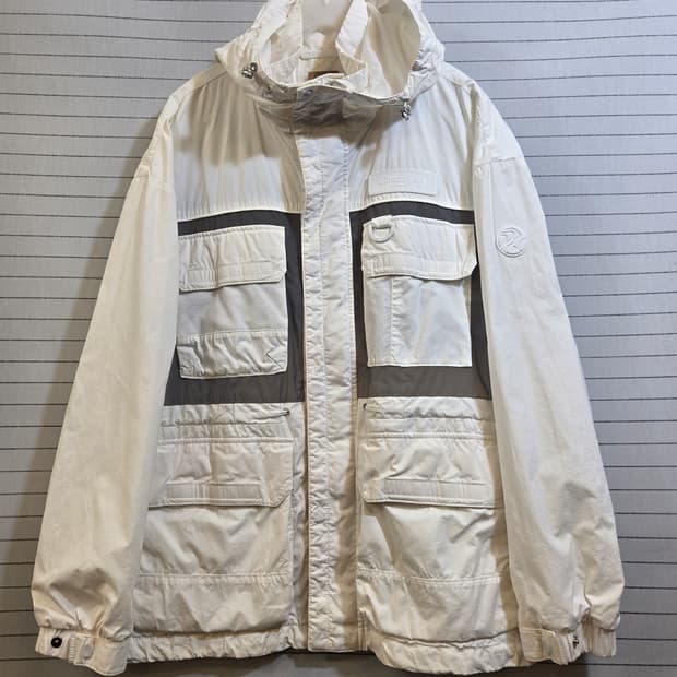 디스커버리 익스페디션 화이트 바람막이 자켓
