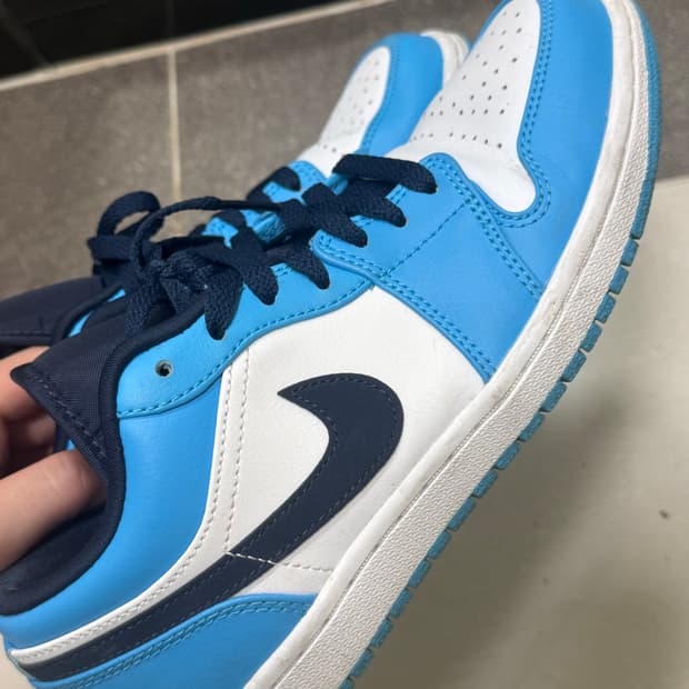 나이키 조던1 로우 다크 파우더 블루