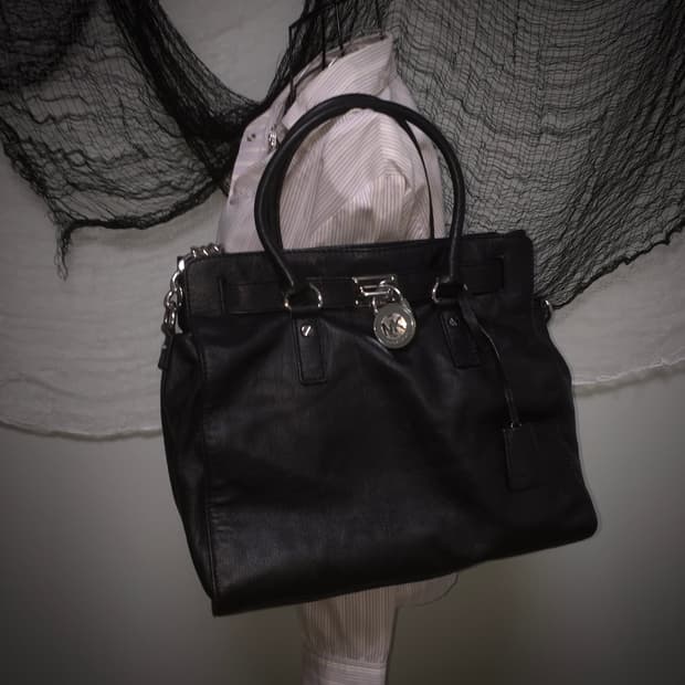 Michael Kors mk sliver leather chain bag