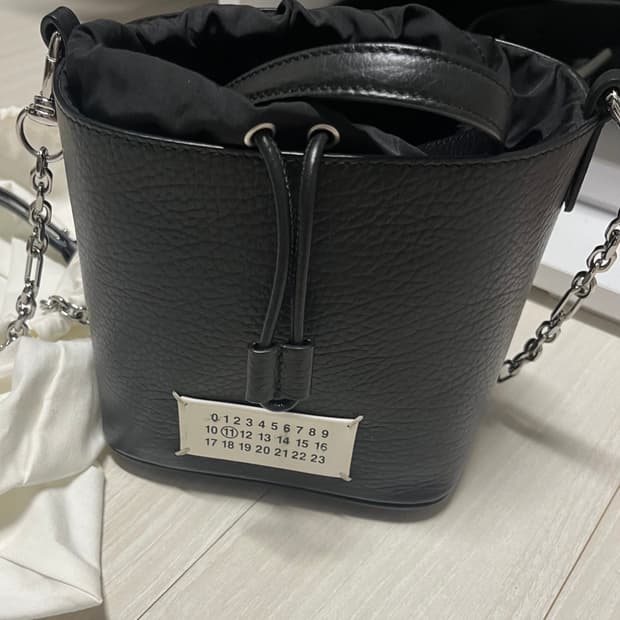 마르지엘라 버킷백 블랙