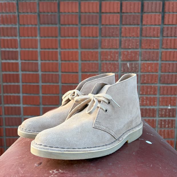 어디든 무난빵 클락스 데저트부츠 240