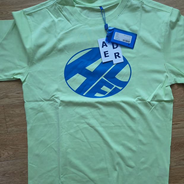 아더에러 디스토트 B 로고 티셔츠 옐로우 그린