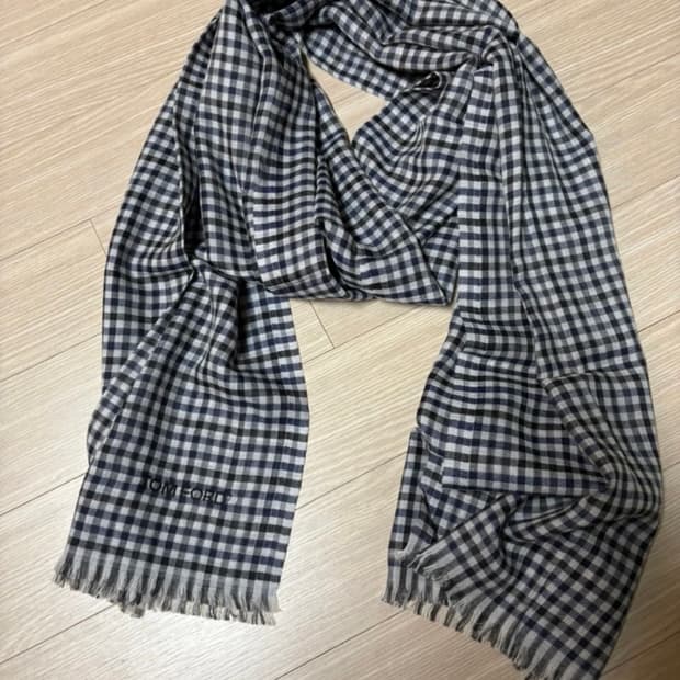 톰포드 캐시미어 체크 머플러