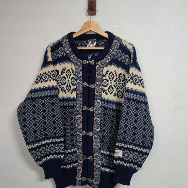 데일오브노르웨이 노르딕 가디건 M