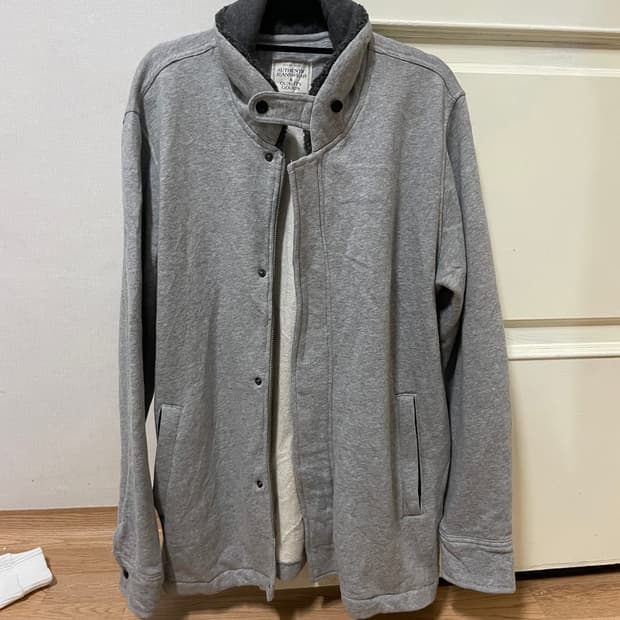 메란지 목 배색 집업 