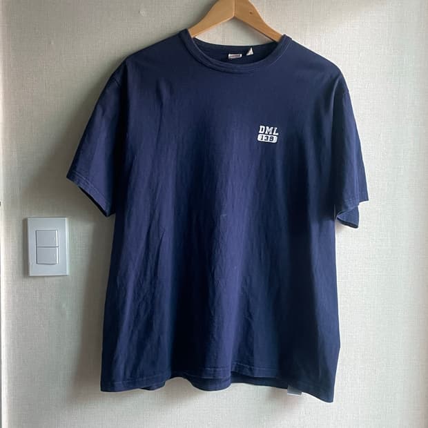 데밀(DEMIL) 튜블러 티셔츠 네이비 2사이즈