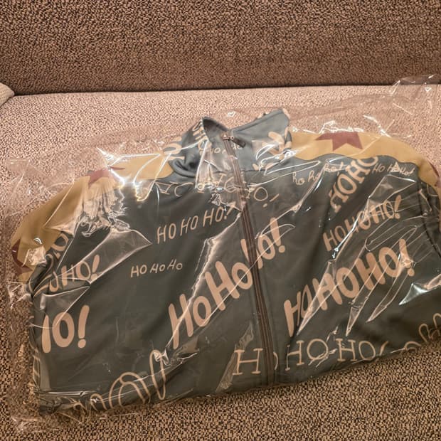 캐피탈 홀리데이 한정판 스무스 트랙자켓