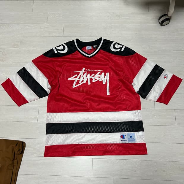 스투시 x 챔피온 재팬 게임 저지 레드