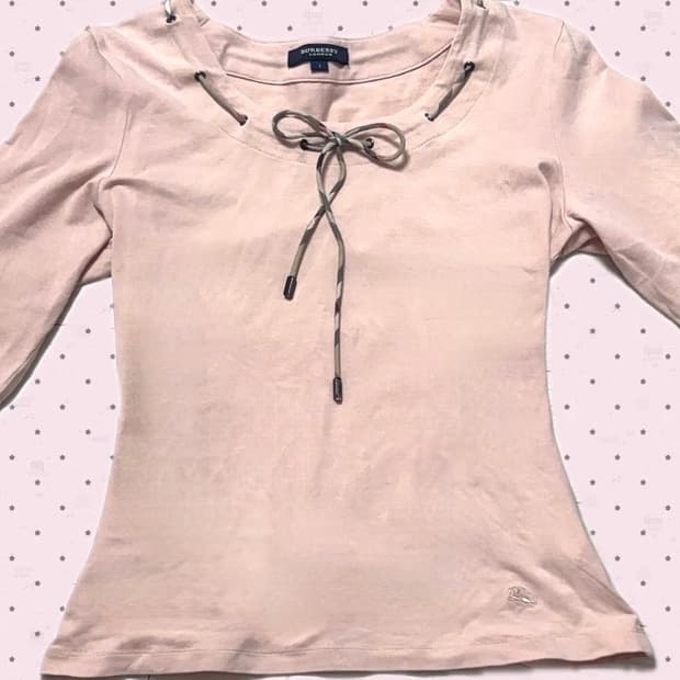 버버리 런던 로고티 러블리 딸기우유 핑크 체크 리본 티셔츠🎀🤎