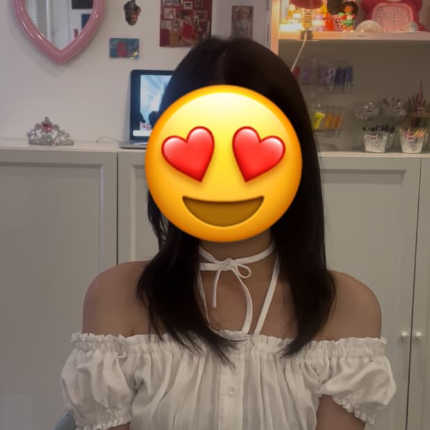 흰색 여름 블라우스