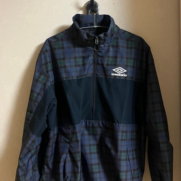 엄브로 체크 반집업 (상태 최상)