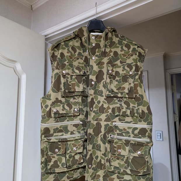 셀린느 멀티 포켓 유틸리티 카모 베스트 조끼