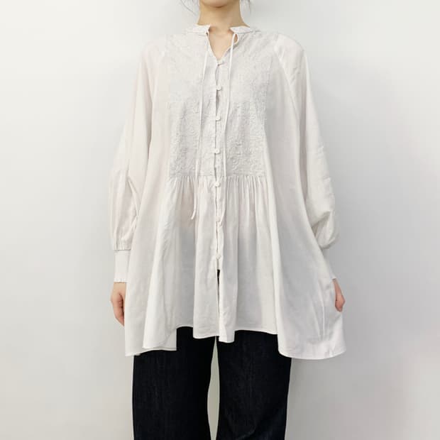 스튜디오 클립 블라우스