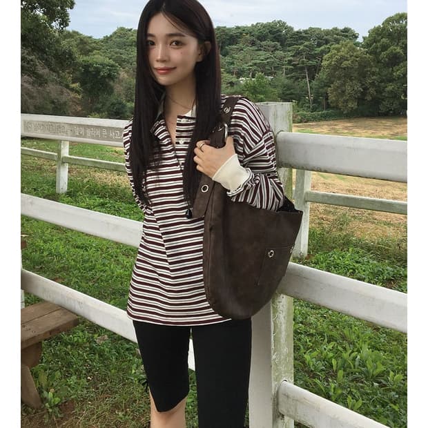 레터리 버클 리버시블 브라운 색상 가방