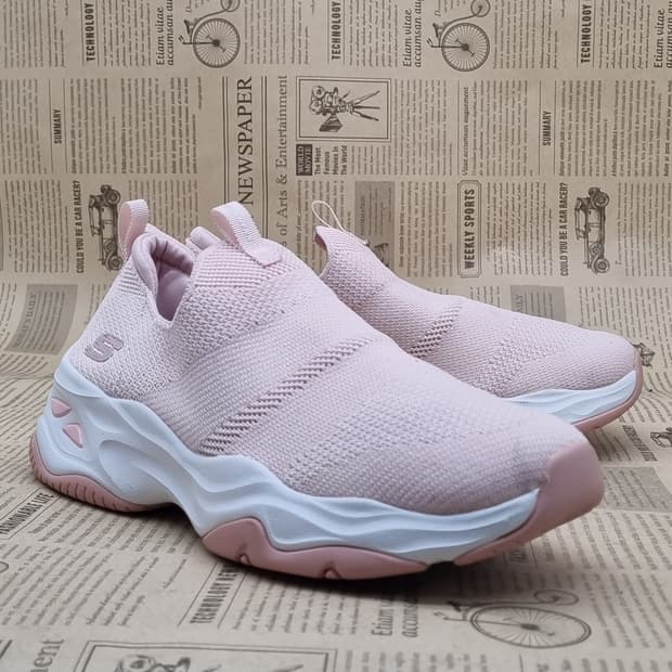 스케쳐스 딜라이트 4.0 슬립온 240