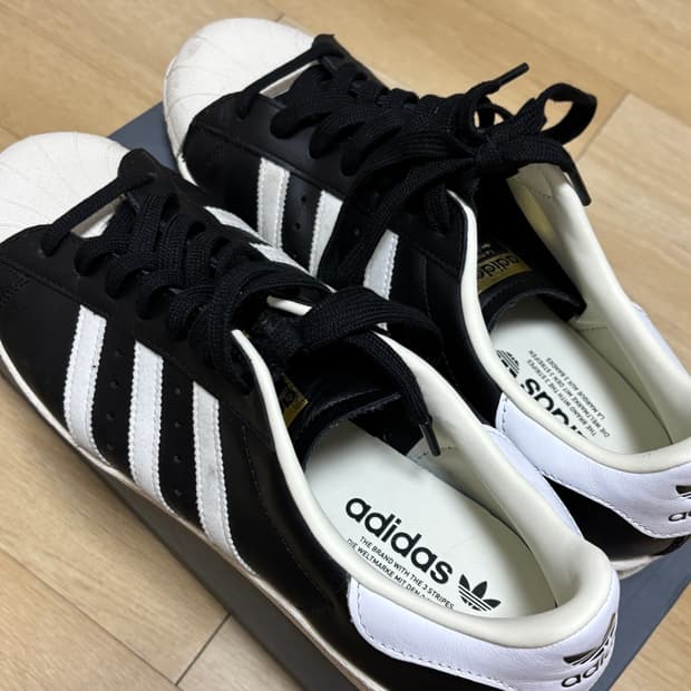 아디다스 슈퍼스타 흰검 295
