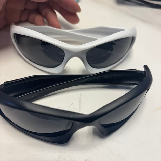 오클리 / 몬스터독 화이트, 블랙 각각