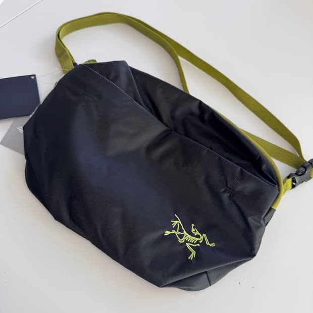 CROSSBODY BAG 크로스백