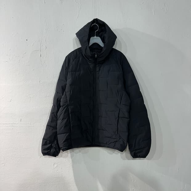 유니클로 PUFFTECH 경량패딩 M