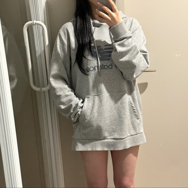 뉴발란스 후드티