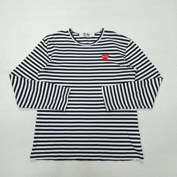 꼼데가르송 스프라이프 롱슬리브 맨투맨