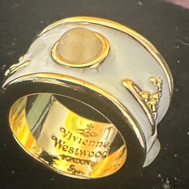 비비안웨스트우드 반지 골드 화이트&블랙
