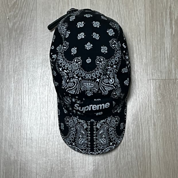 슈프림 페이즐리 반다나 캠프캡 블랙