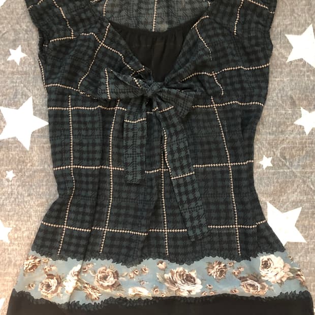 엑시즈팜깔 민소매 리본 블라우스