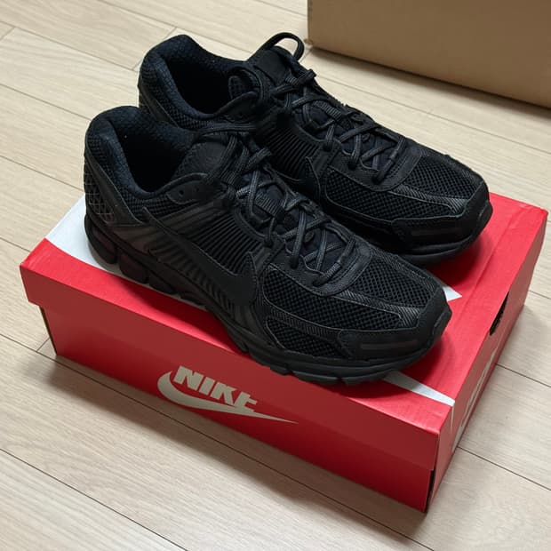 나이키 줌 보메로 5 280 올검 블랙