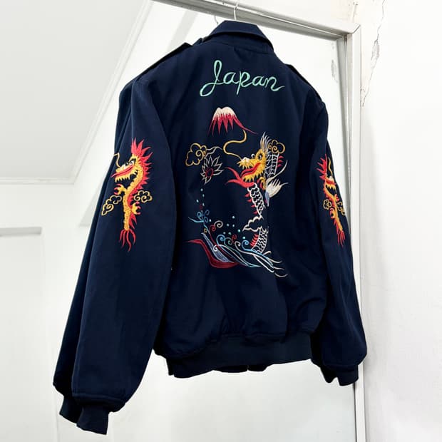드래곤 자수 스카쟌 자켓