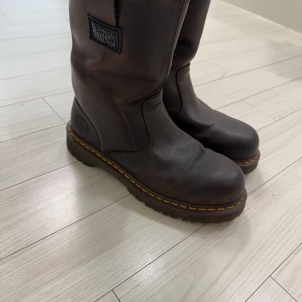 닥터마틴 크레이지호스 엔지니어부츠 260