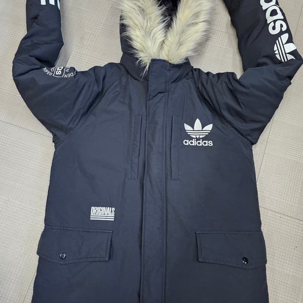 아디다스 오리지널 퍼후드 다운