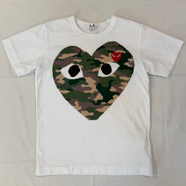 꼼데가르송 플레이 빅하트 카모 반팔 티셔츠 화이트
