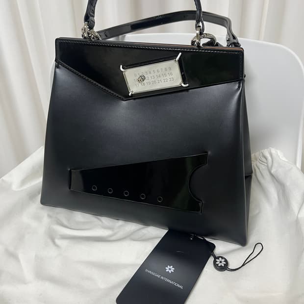 매종 마르지엘라 스내치드 토트숄더백