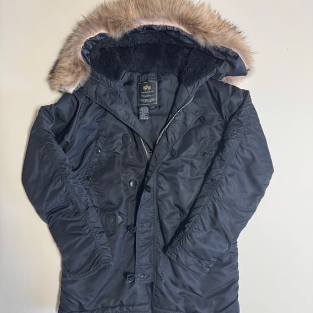 (L) 알파인더스트리(Alpha Industries)의 N-3B 파카