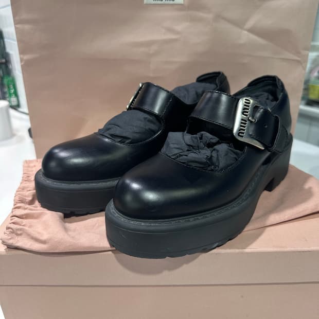 미우미우 메리제인 버클 슈즈 38