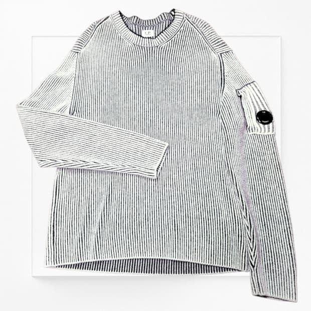 [우주매물🔥] CP컴퍼니 플리스 니트 크루넥 렌즈 스웨터