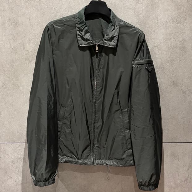 (52) 프라다 삼각로고 나일론 바람막이  