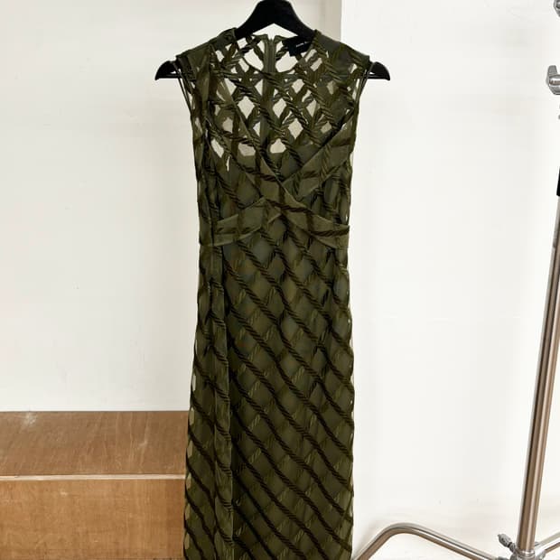 시몬 로샤 카키 슬리브리스 원피스